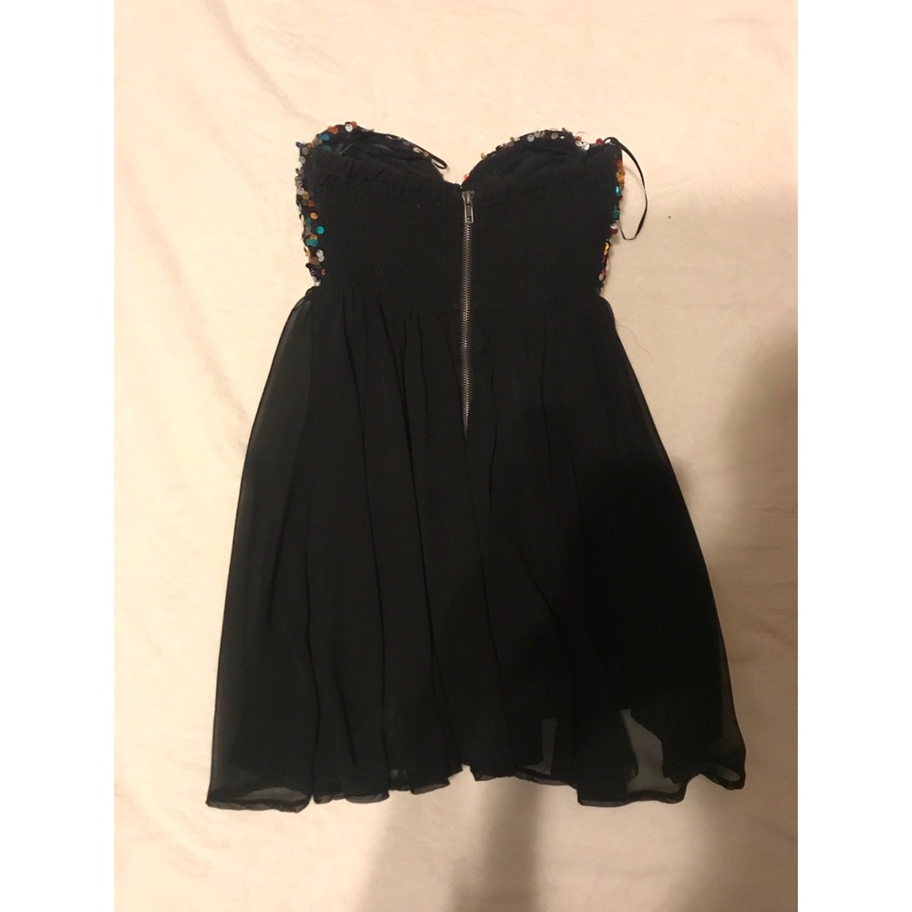 DRESS. - Picture 4 of 4